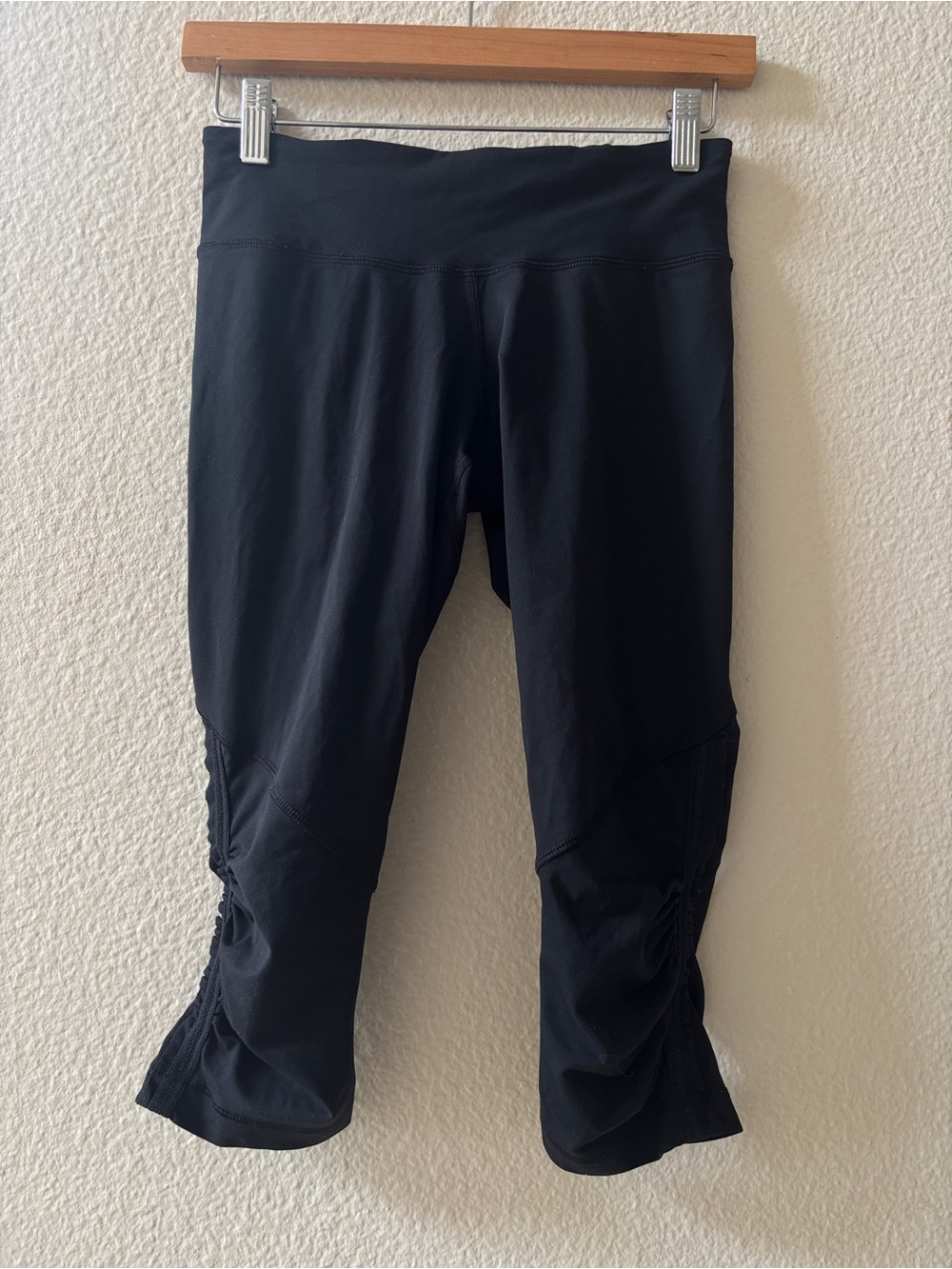 Lululemon In The Flow Crop Leggings Capri Ruched Yoga Blue Size 6